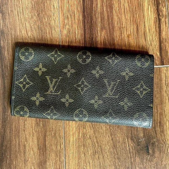 Louis Vuitton Monogram Josephine Wallet Blue Interior - Picture 4 of 8